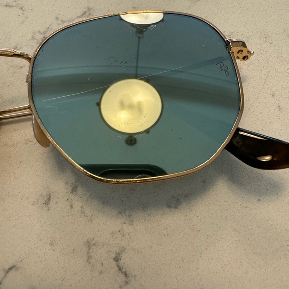 Hexagonal flat lenses - Picture 3 of 5